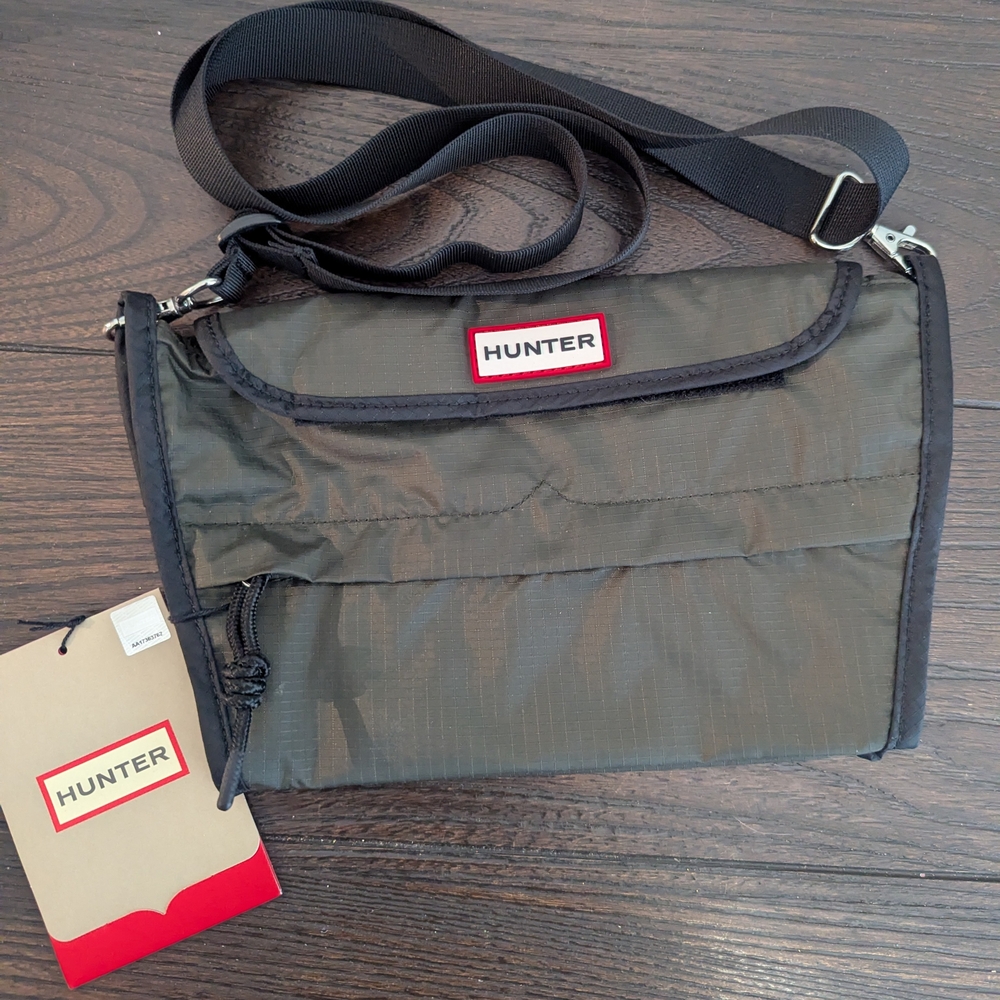 Hunter Black and Dark Green Men's Messenger Bag